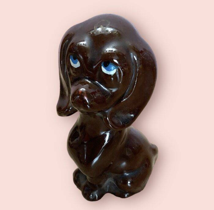 chien marron triste kitsch statuette bibelot boudeur