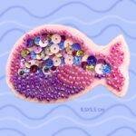 Broche strass poisson paillettes océan